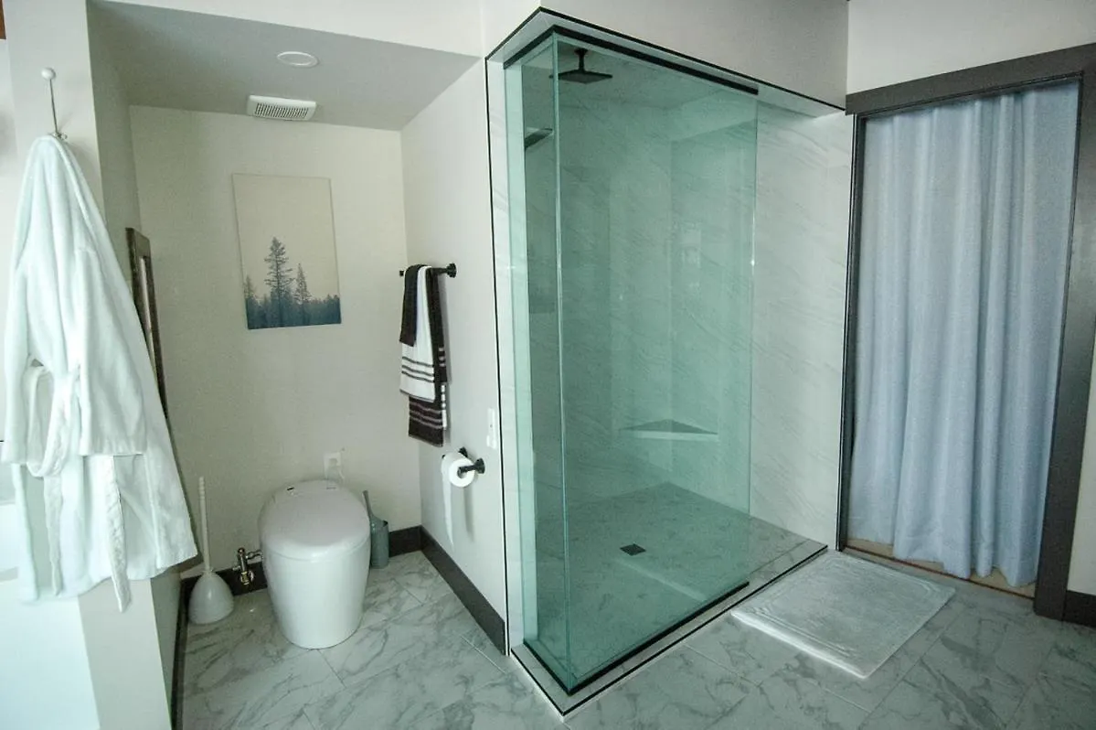 Roundhouse Grotto Bed & Breakfast Calgary