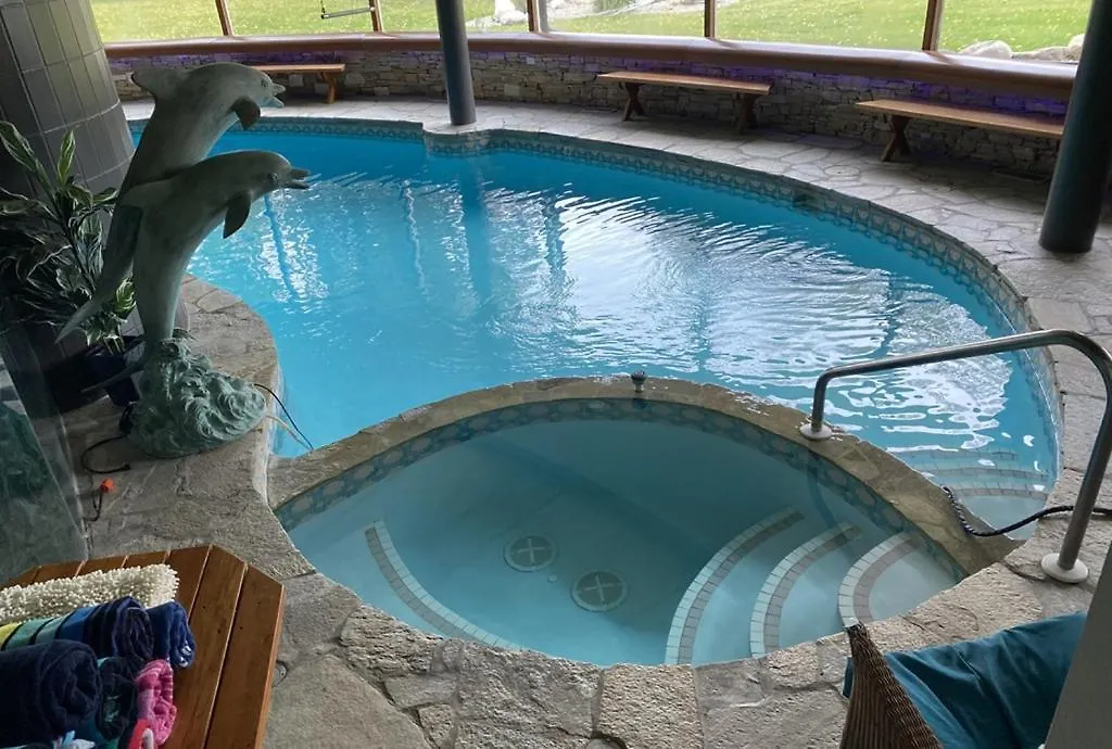 Roundhouse Grotto Bed & Breakfast Calgary