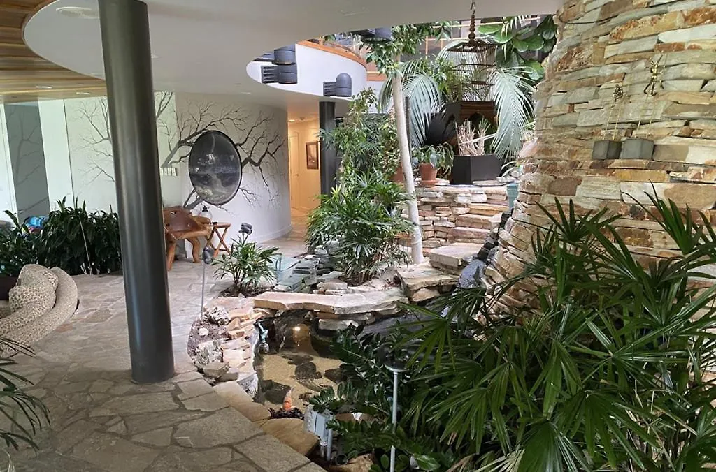 Roundhouse Grotto Bed & Breakfast Calgary 0*,  Canada