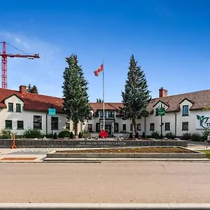 The On Officers' Garden Hotel